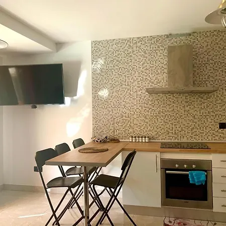 Duplex-bungalow In Playa De Americas,3 Minutes Near The Beaches In Tenerife 아파트